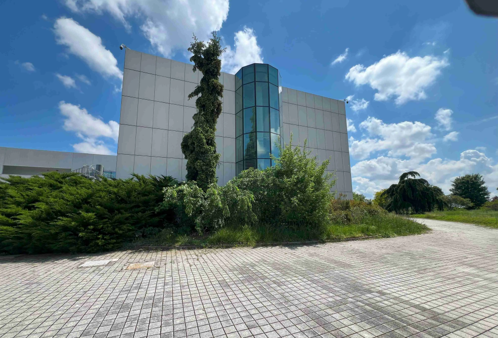 Capannone nuova a Santena