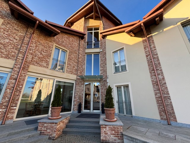 Attivit� commerciale in vendita a Riva Presso Chieri