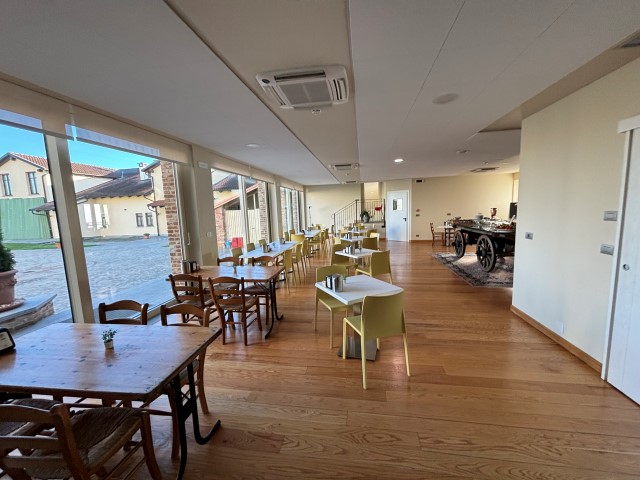 Attivit� commerciale in vendita a Riva Presso Chieri