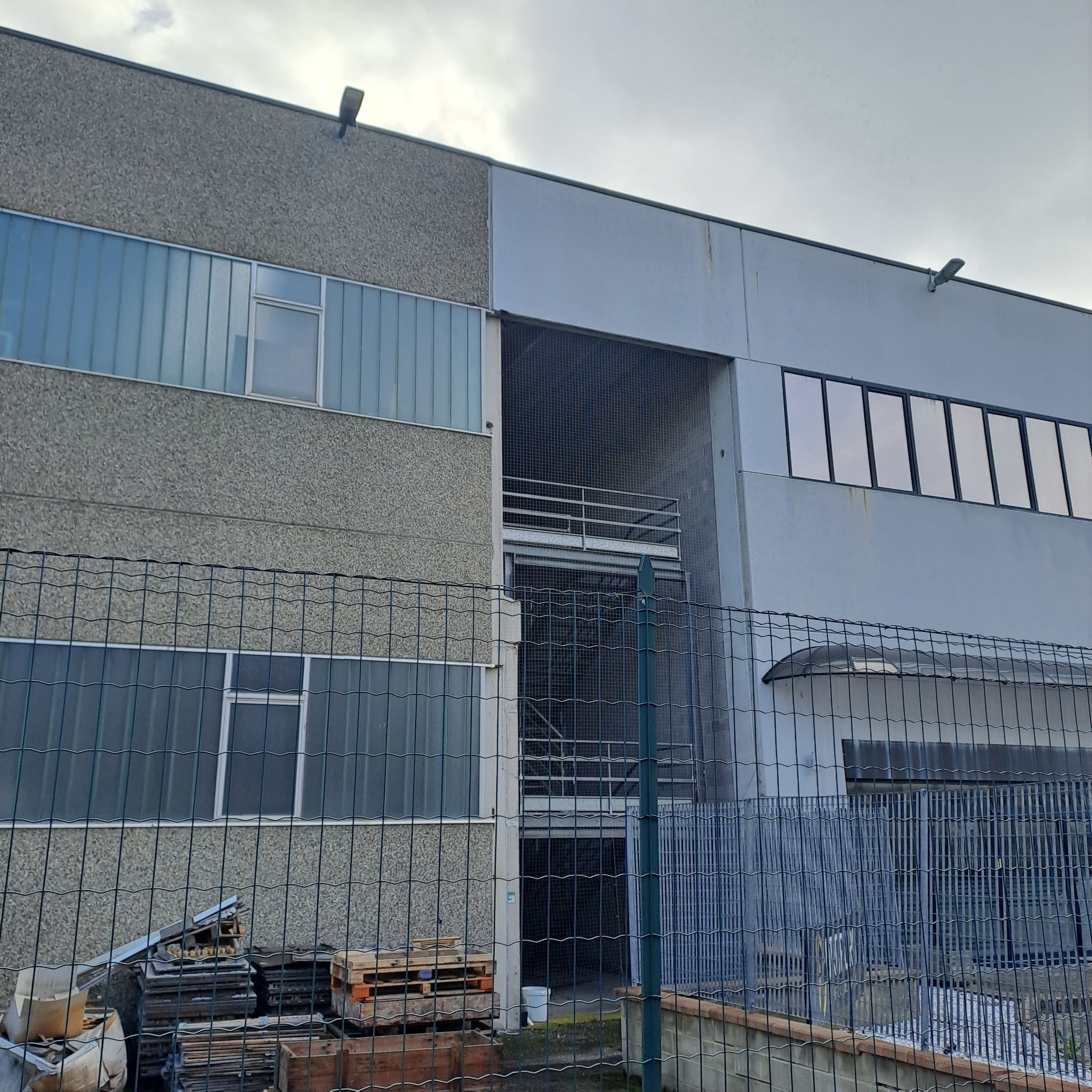 Capannone in vendita a Rosta