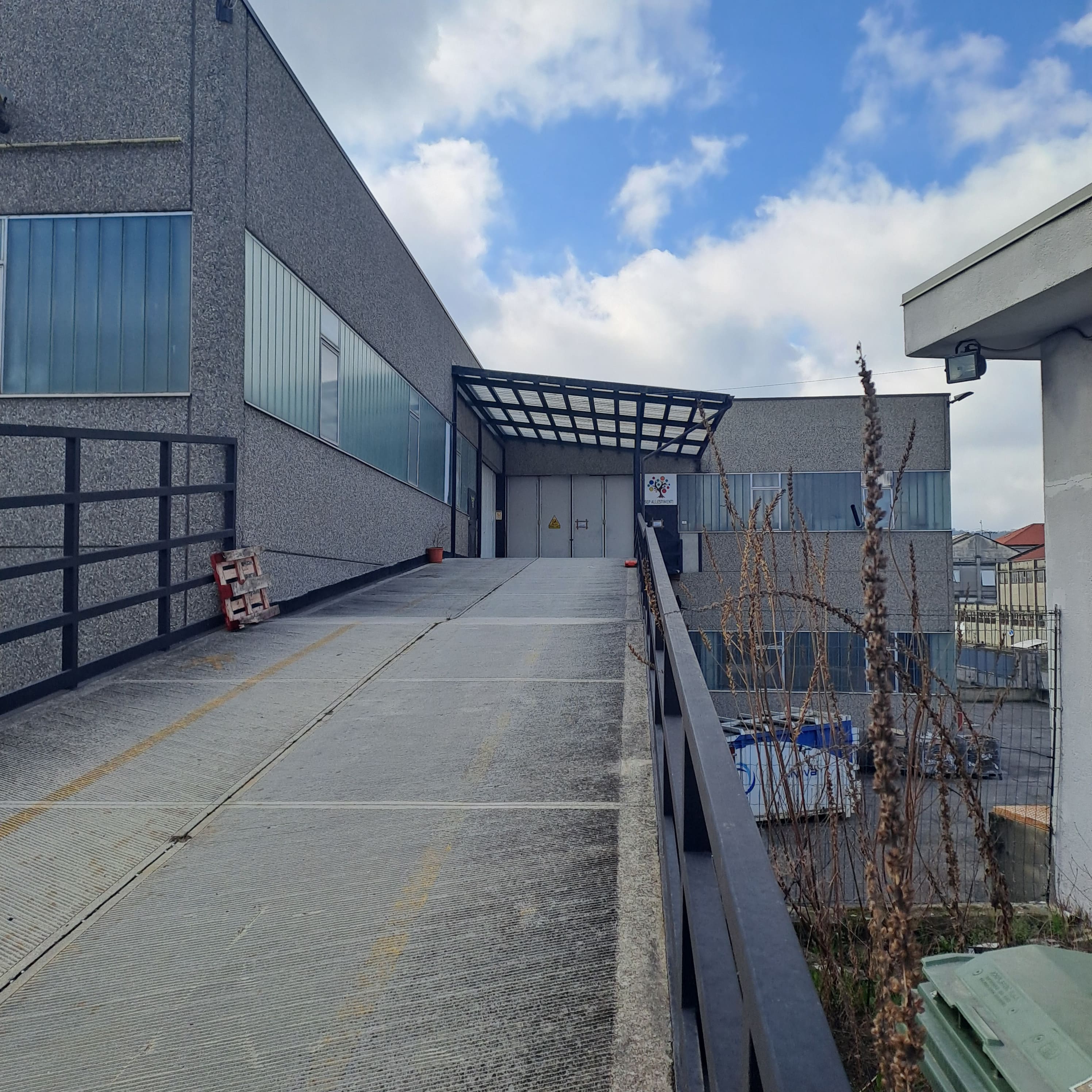 Capannone in vendita a Rosta