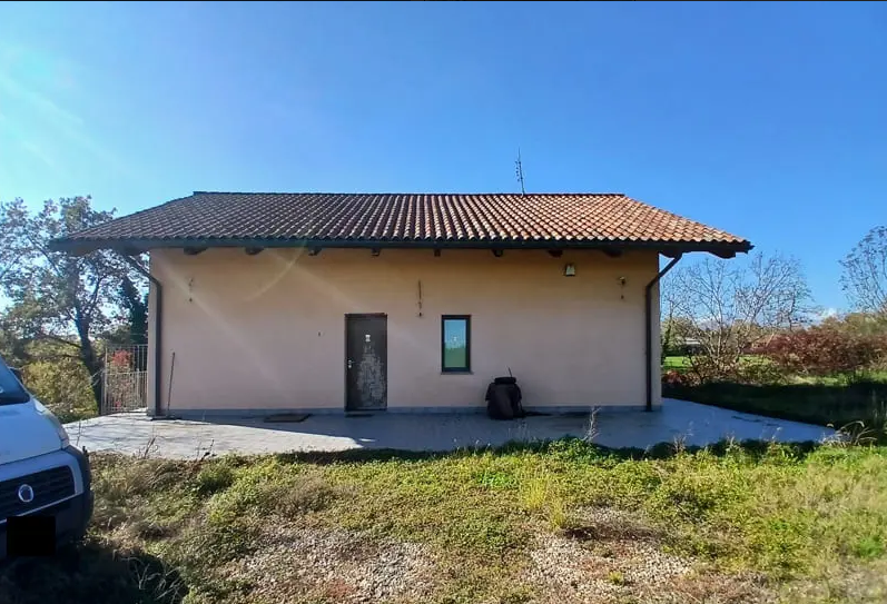 Stabile/Palazzo nuovo a Leini