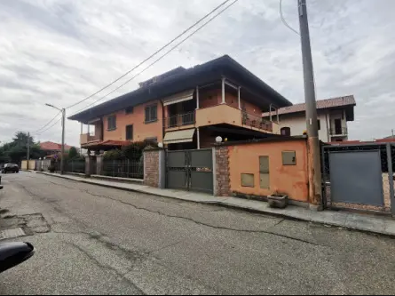 Quadrilocale in vendita a Strambino