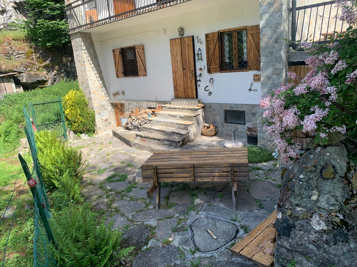 Casa indipendente con giardino, Usseglio margone