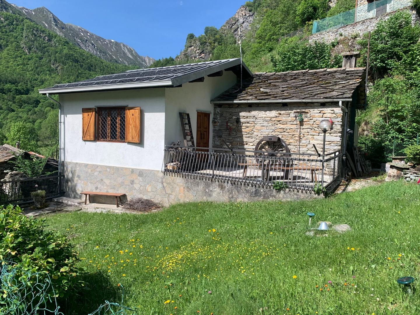Casa indipendente con giardino, Usseglio margone