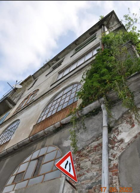 Stabile/Palazzo da ristrutturare a Lanzo Torinese