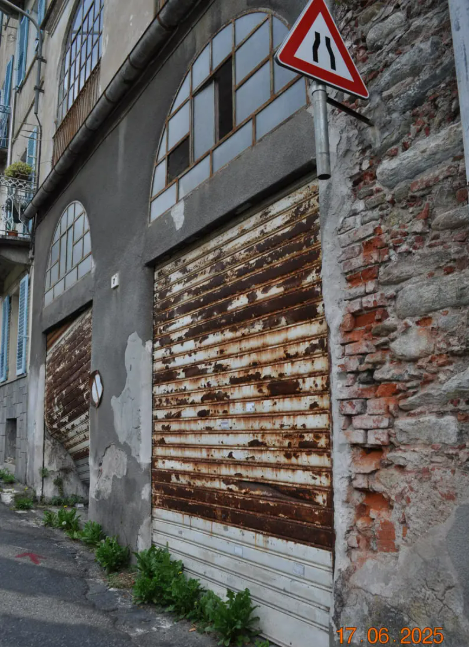 Stabile/Palazzo da ristrutturare a Lanzo Torinese
