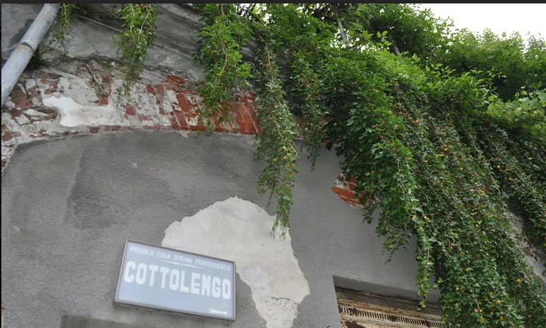 Stabile/Palazzo da ristrutturare a Lanzo Torinese