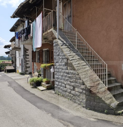 Stabile/Palazzo in vendita a Palazzo Canavese