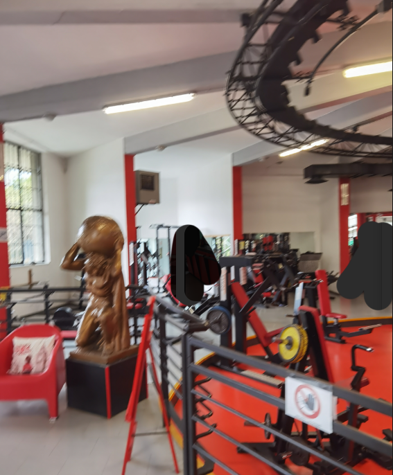 Locale commerciale in vendita a Cuorgn�