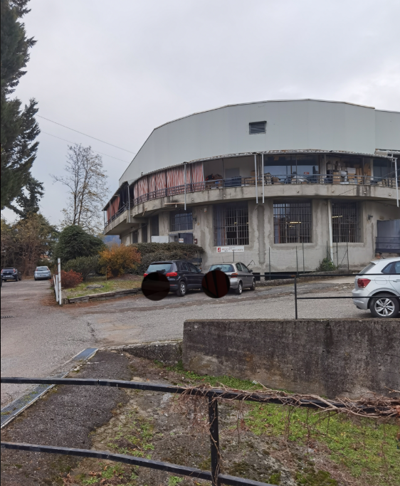 Locale commerciale in vendita a Cuorgn�