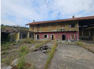 Stabile/Palazzo da ristrutturare a Maglione