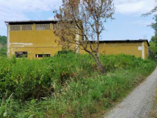 Stabile/Palazzo da ristrutturare a Maglione