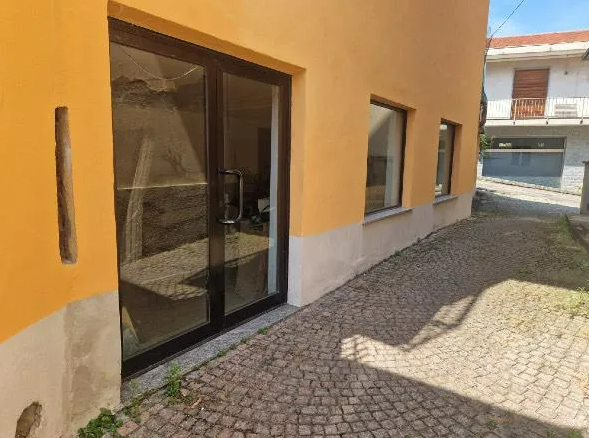 Stabile/Palazzo da ristrutturare a Vallo Torinese