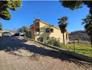 Villa in vendita a Sciolze