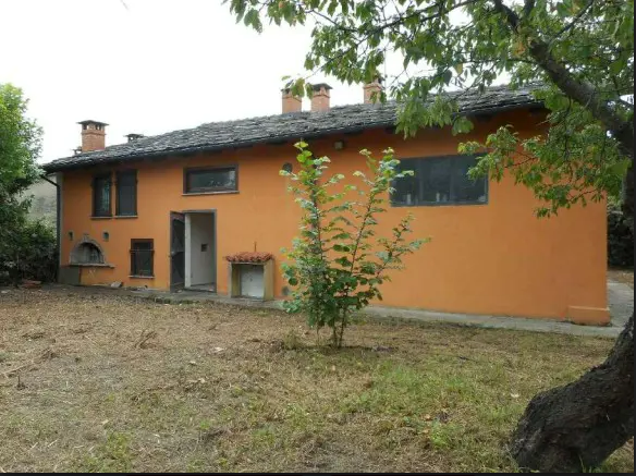 Casa indipendente in vendita a Cavour