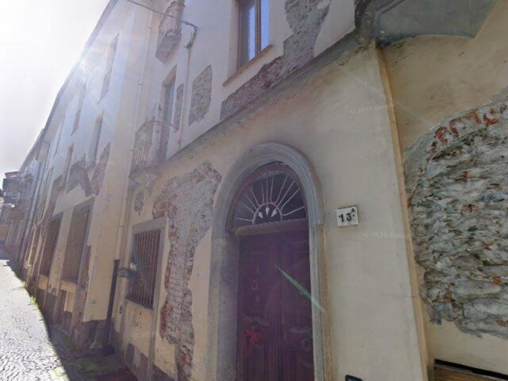 Stabile/Palazzo da ristrutturare a Lanzo Torinese