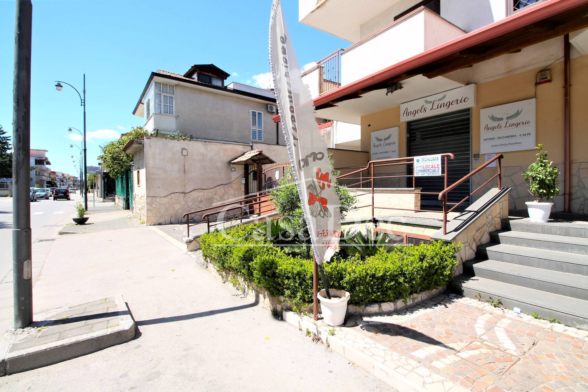 Locale commerciale in affitto a Trentola-Ducenta