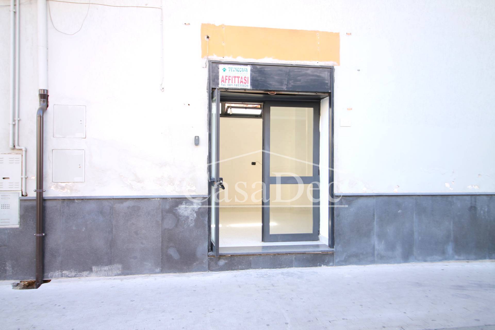 Locale commerciale in affitto a Trentola-Ducenta