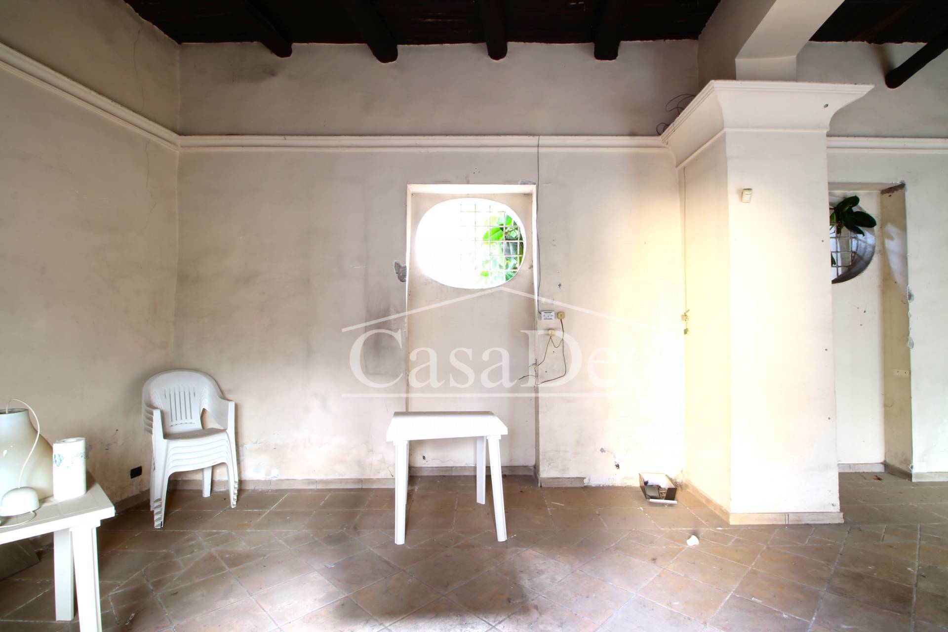 Locale commerciale in affitto a Trentola-Ducenta