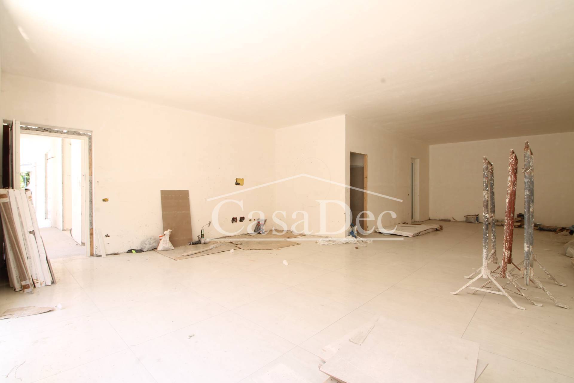 Locale commerciale in vendita a Casaluce