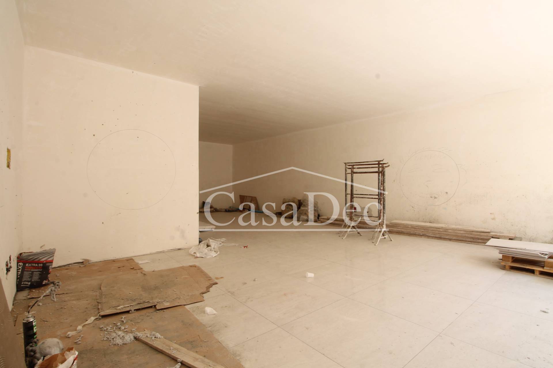 Locale commerciale in vendita a Casaluce