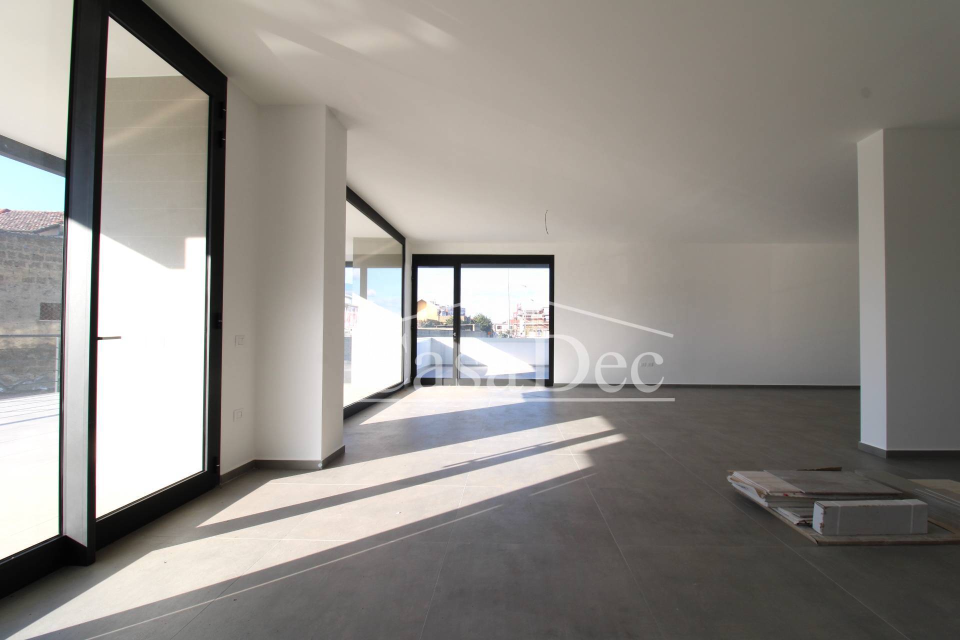 Locale commerciale in affitto a Parete