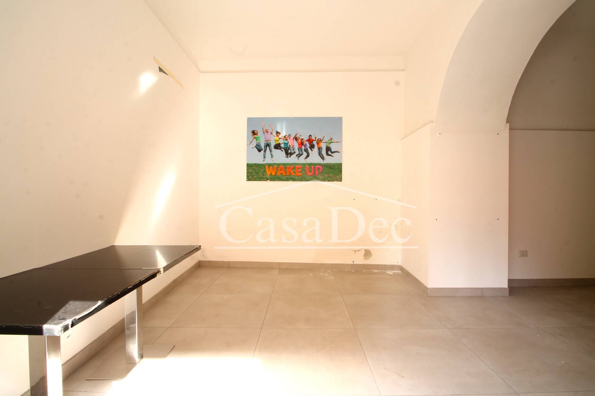 Locale commerciale in affitto a Trentola-Ducenta