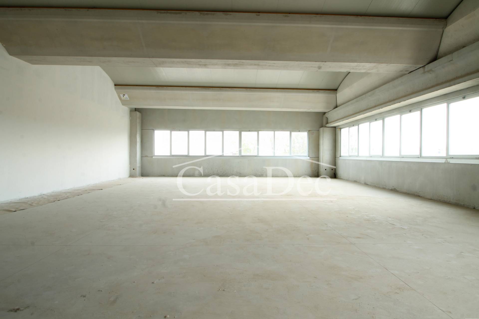 Locale commerciale in affitto a San Marcellino