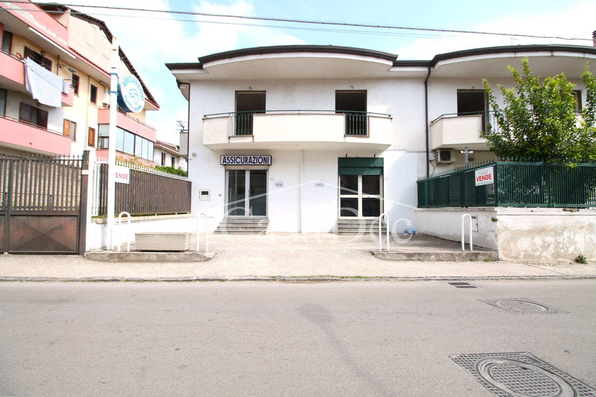 Locale commerciale in affitto a Trentola-Ducenta