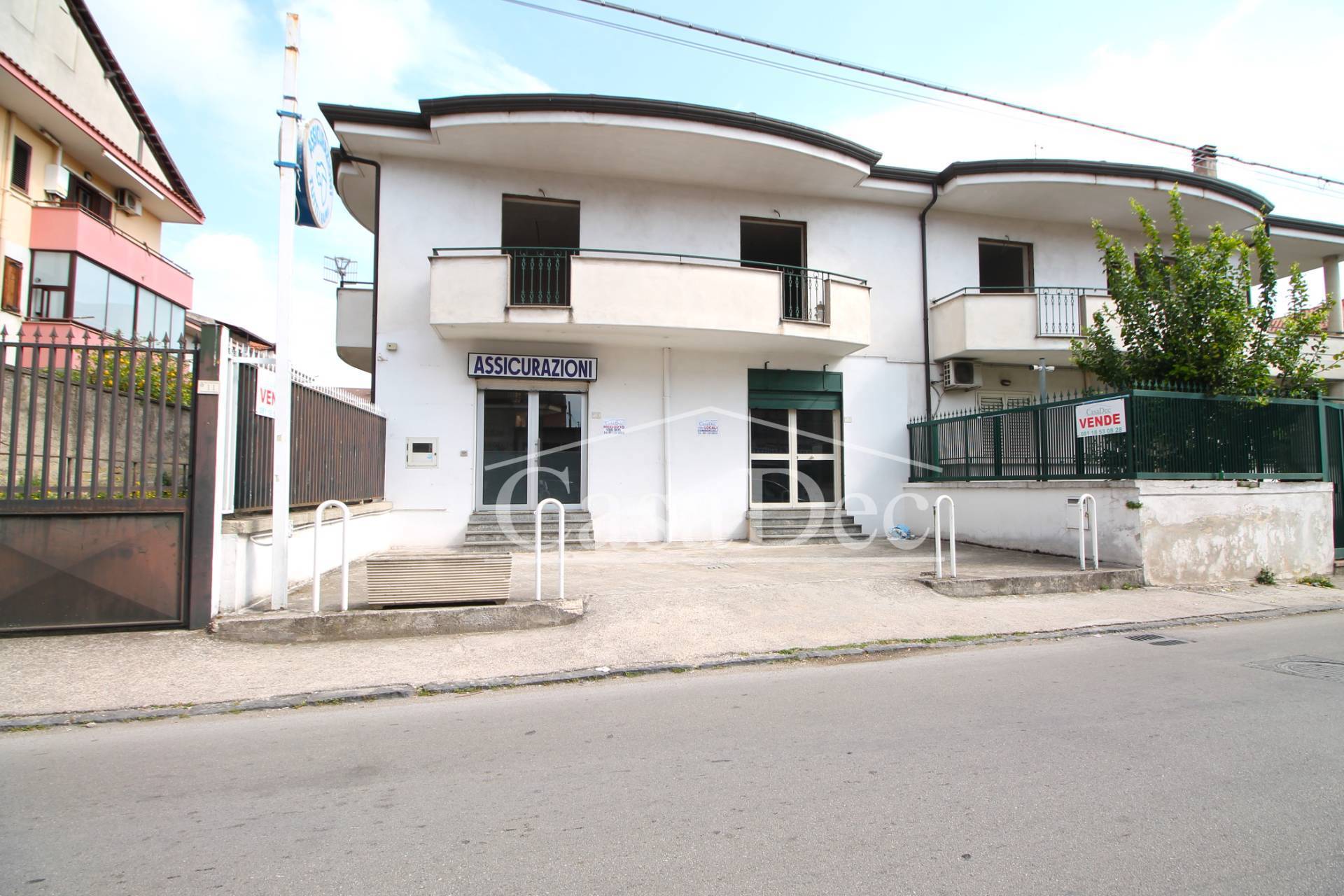Locale commerciale in affitto a Trentola-Ducenta