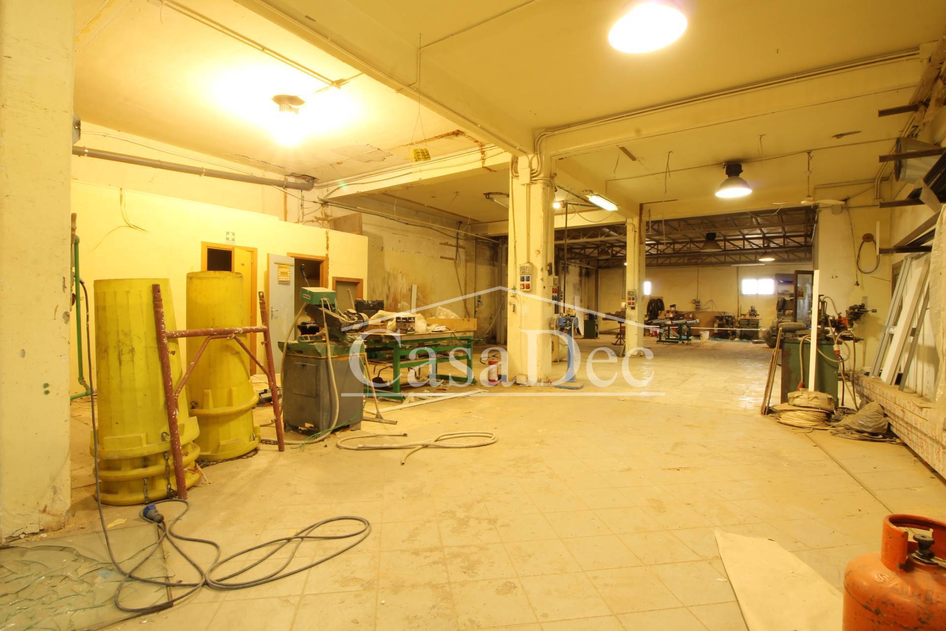 Attivit commerciale in affitto a Giugliano in Campania