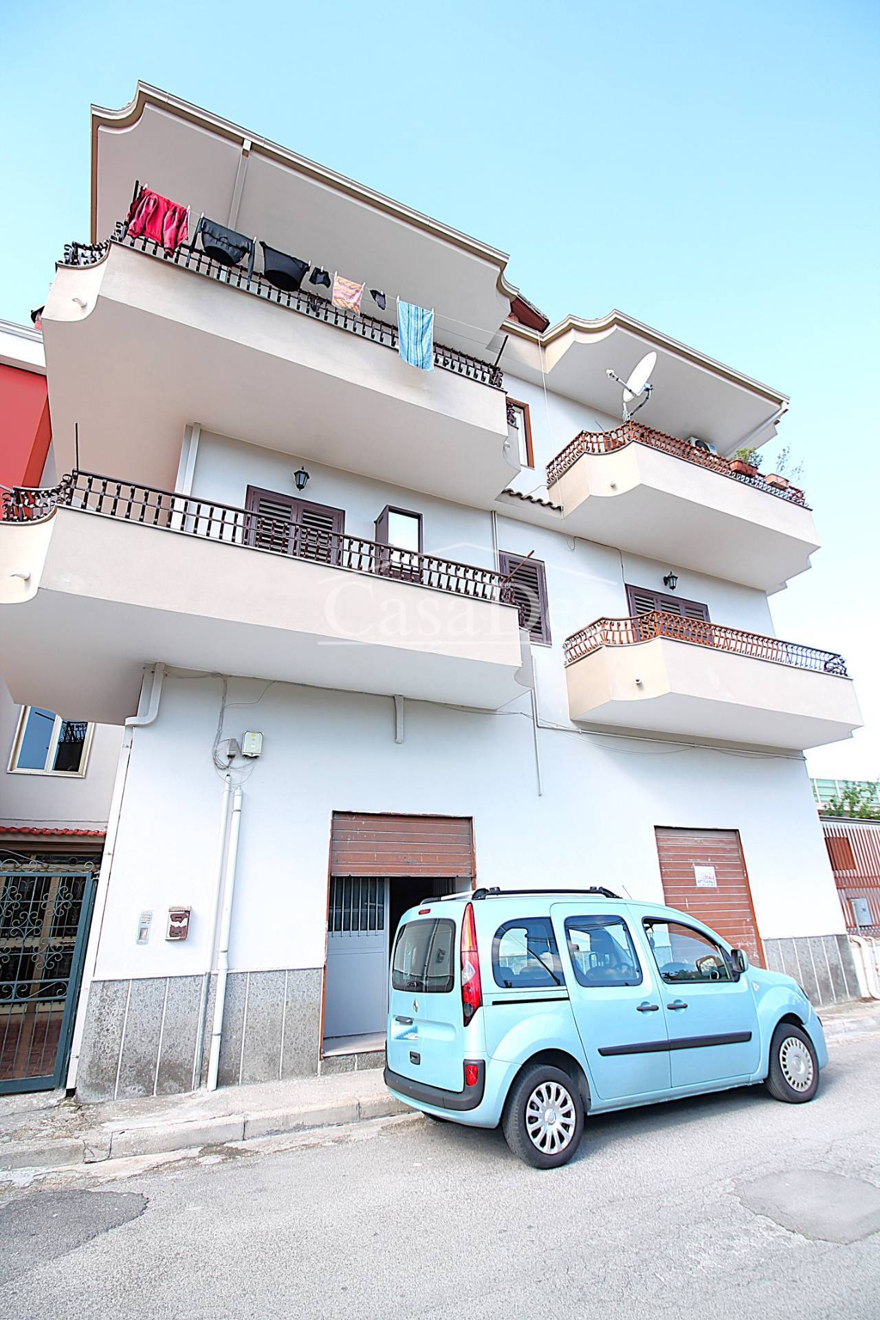 Locale commerciale in affitto a Trentola-Ducenta