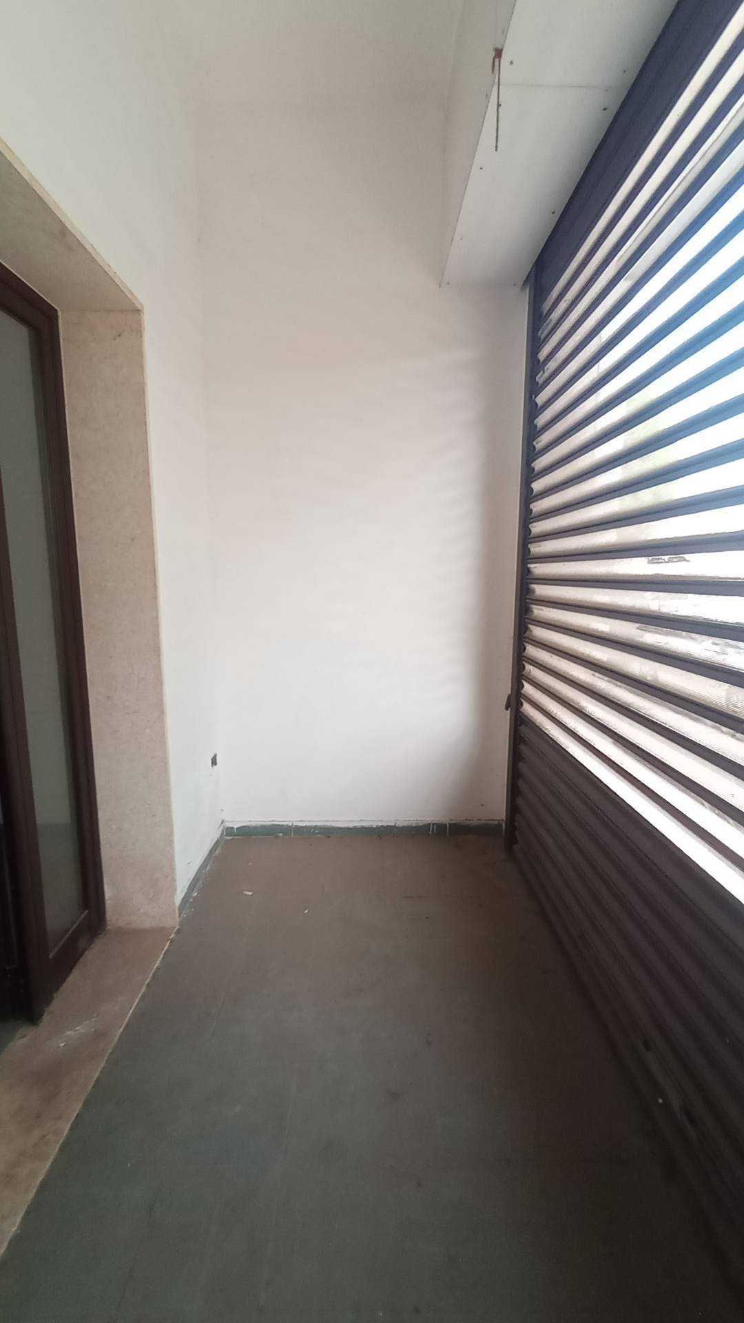 Locale commerciale in vendita a Nard