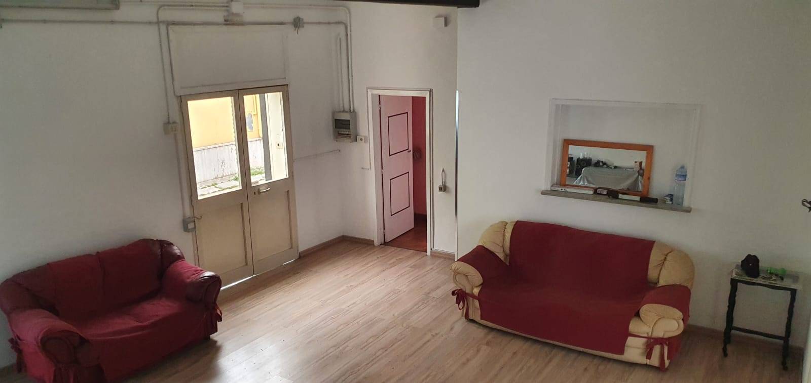 Attivit commerciale in vendita a Guagnano