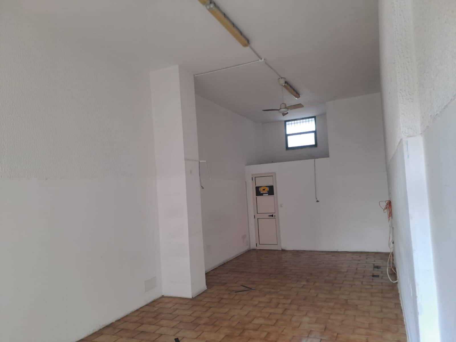 Locale commerciale in affitto a Lecce