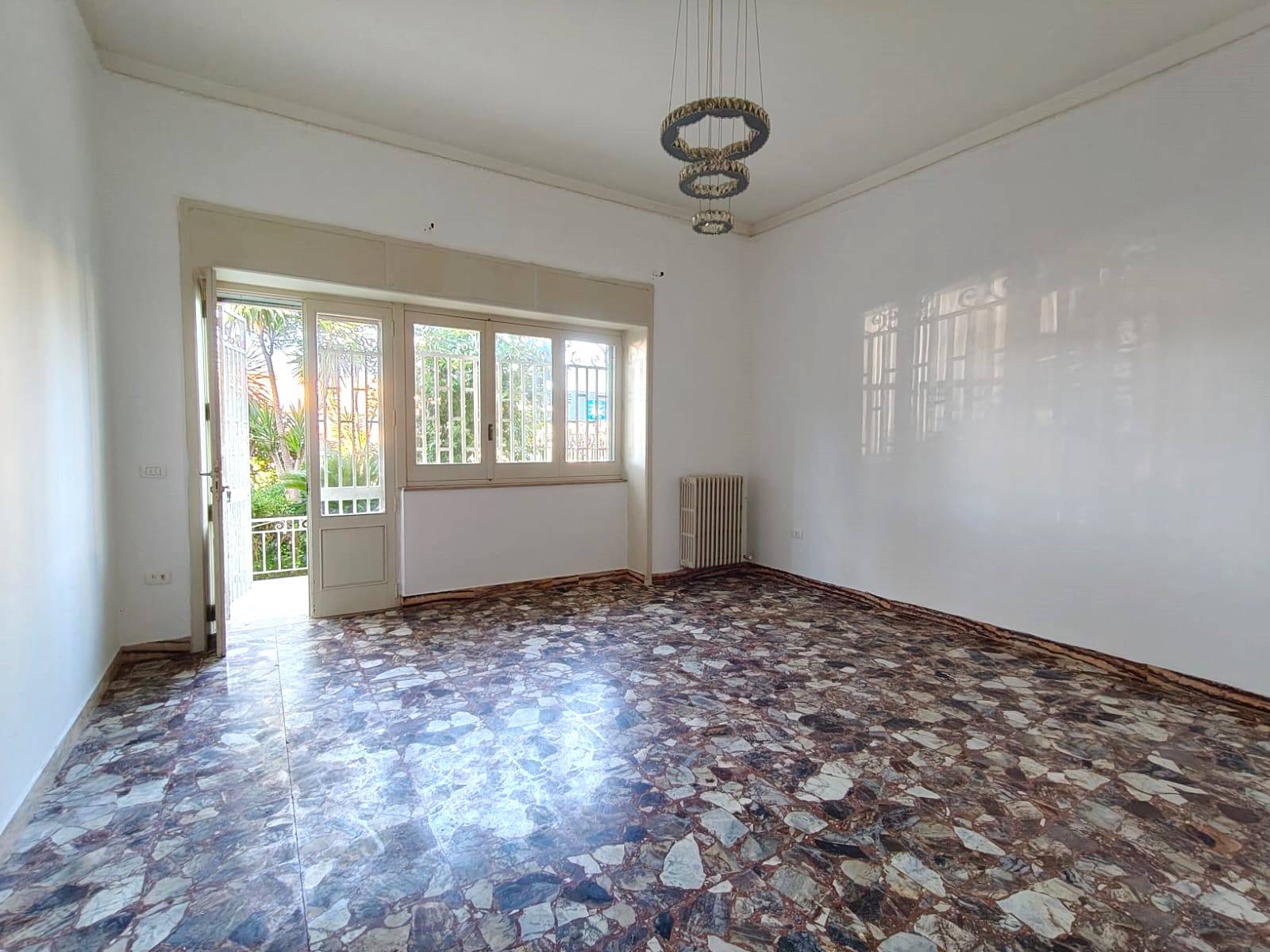 Casa semindipendente in vendita a Lecce, Zona Casermette