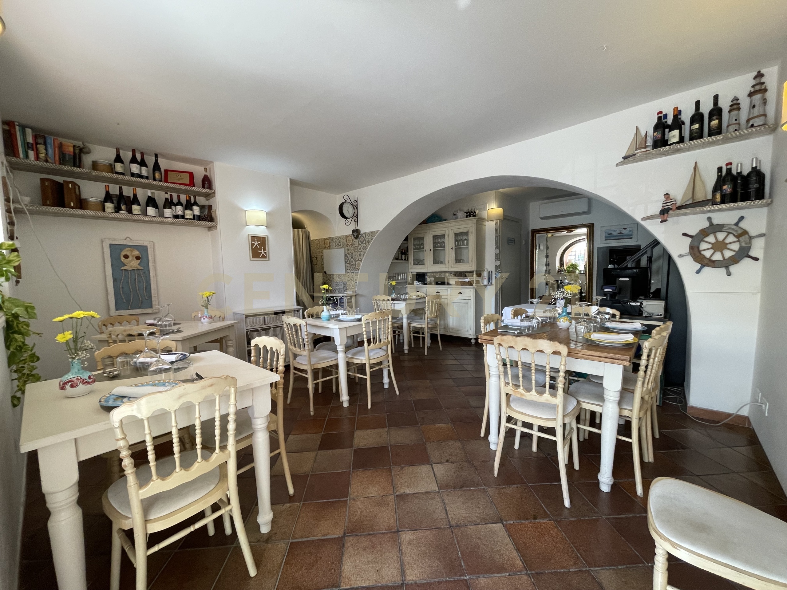 Locale commerciale in vendita in via del molo 1, Monte Argentario