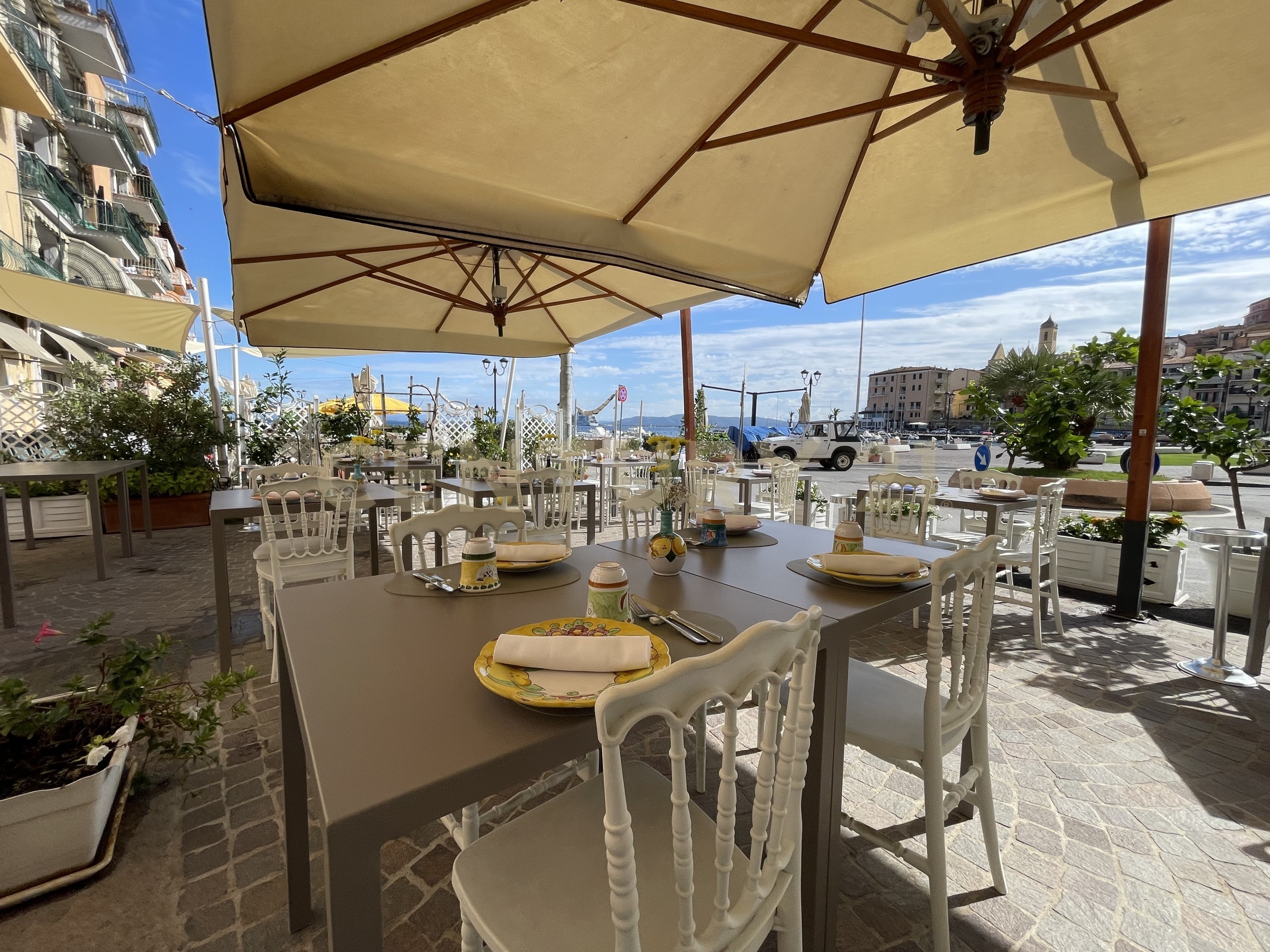 Locale commerciale in vendita in via del molo 1, Monte Argentario