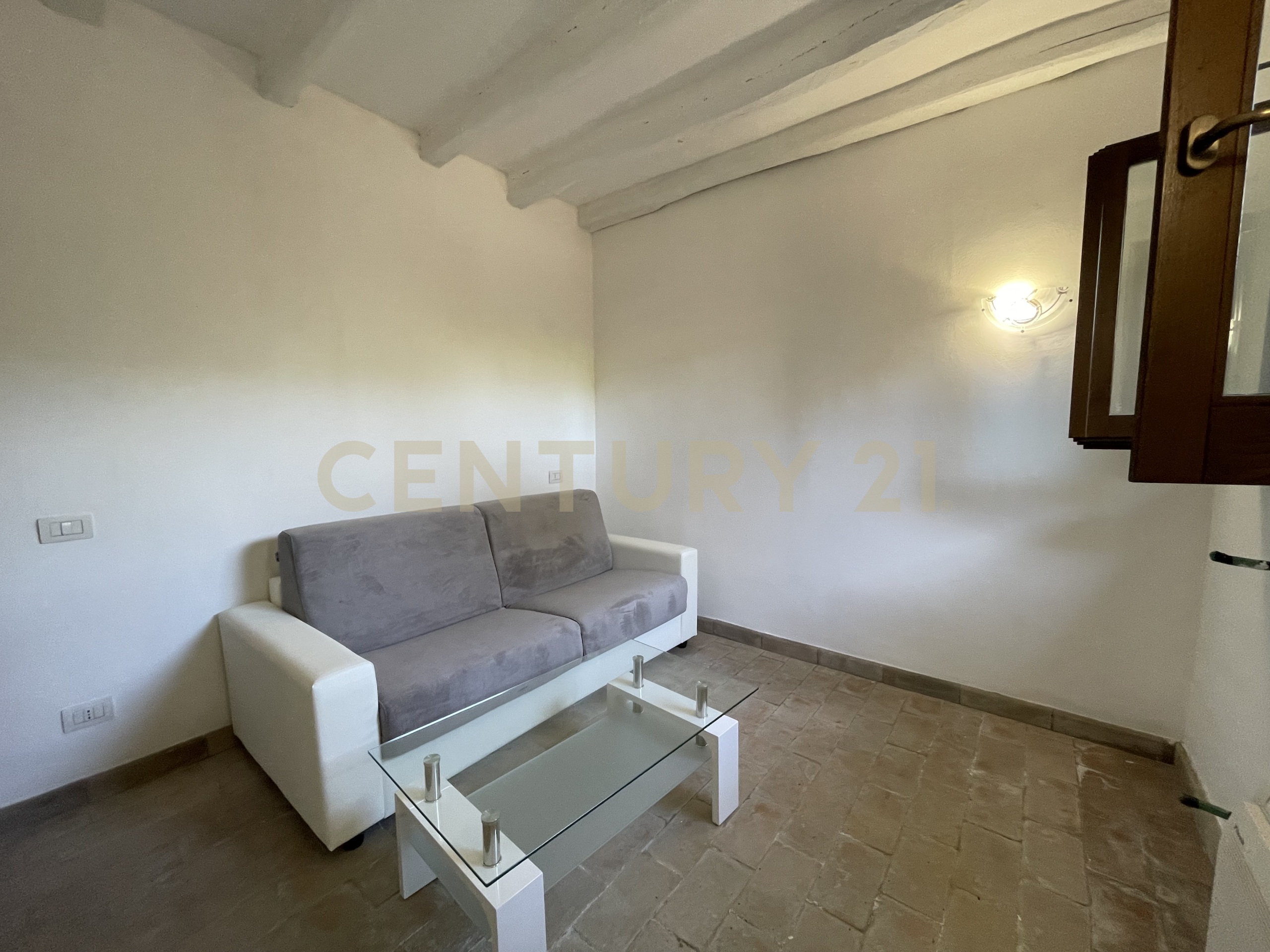 Trilocale con giardino in via delle mimose 4, Orbetello
