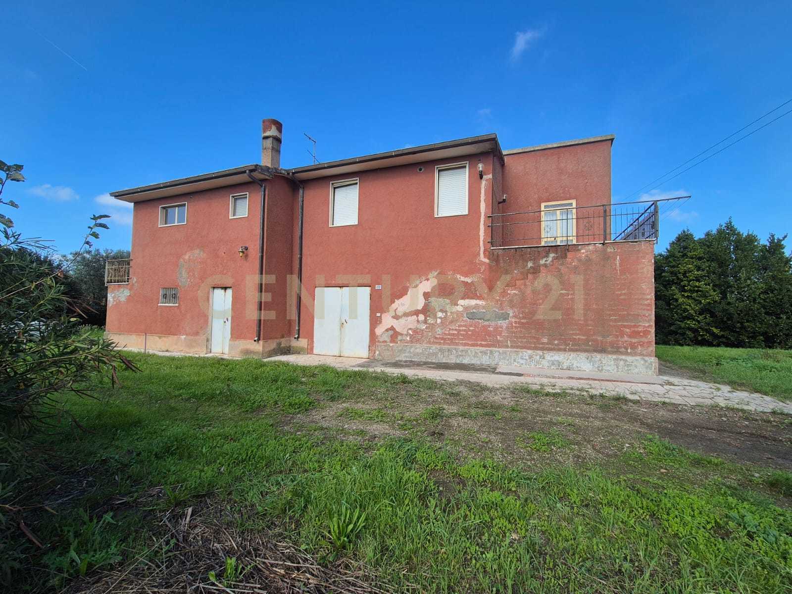 Casa indipendente con terrazzo in via luciano raveggi 6, Orbetello