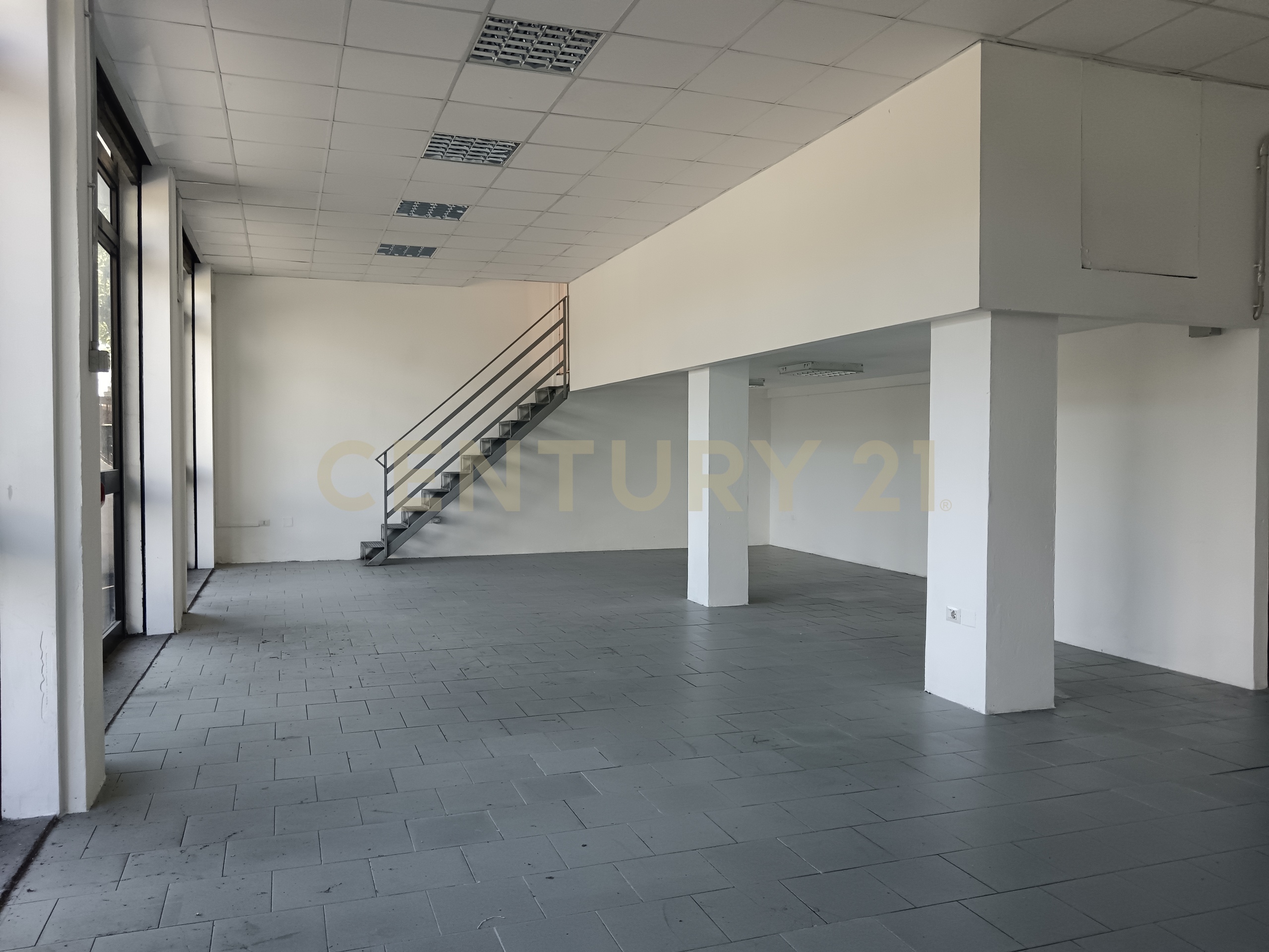 Locale commerciale ristrutturata in via grossetana 13, Piancastagnaio