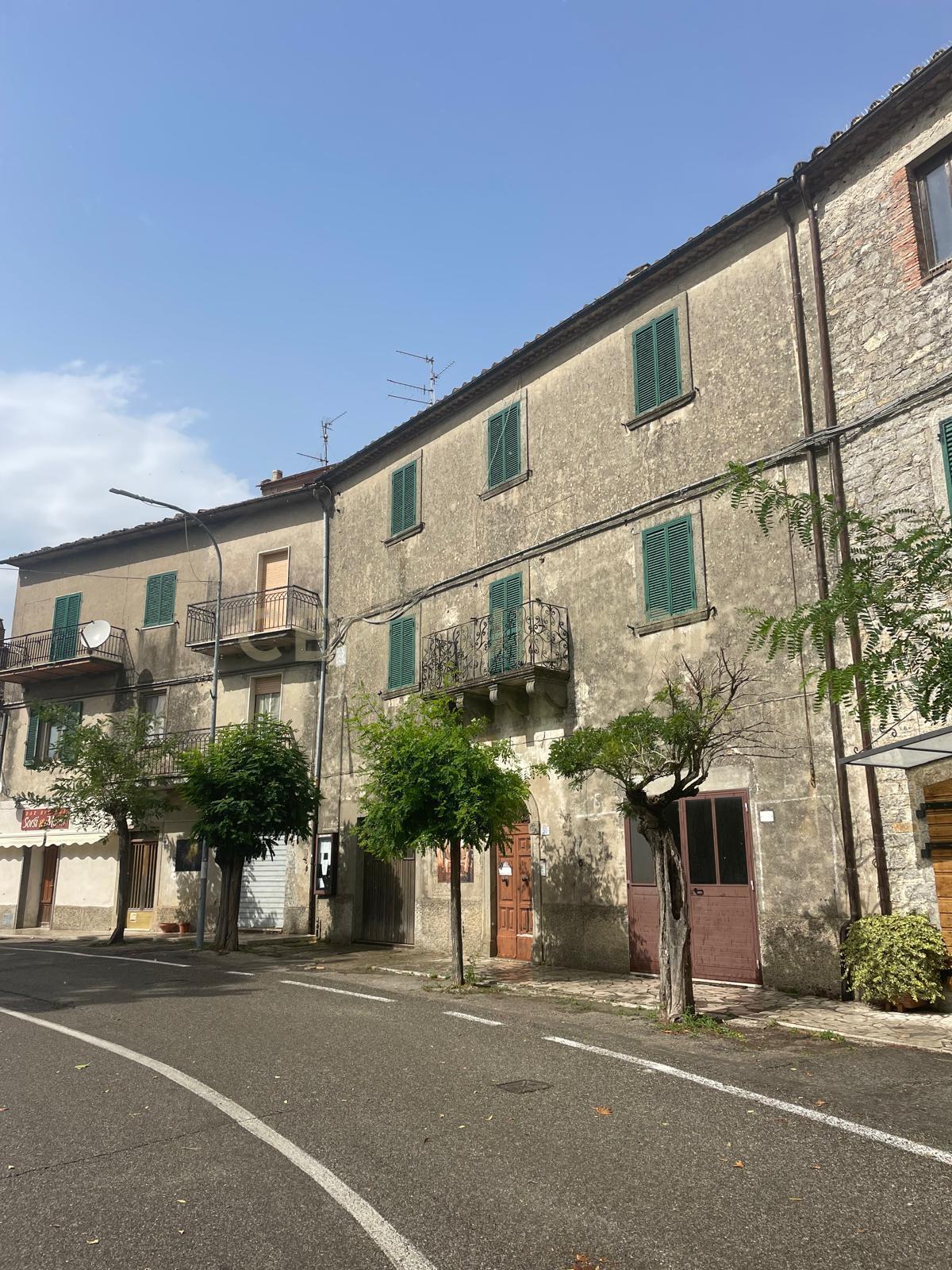 Locale commerciale da ristrutturare in via mario luzi 56, Semproniano