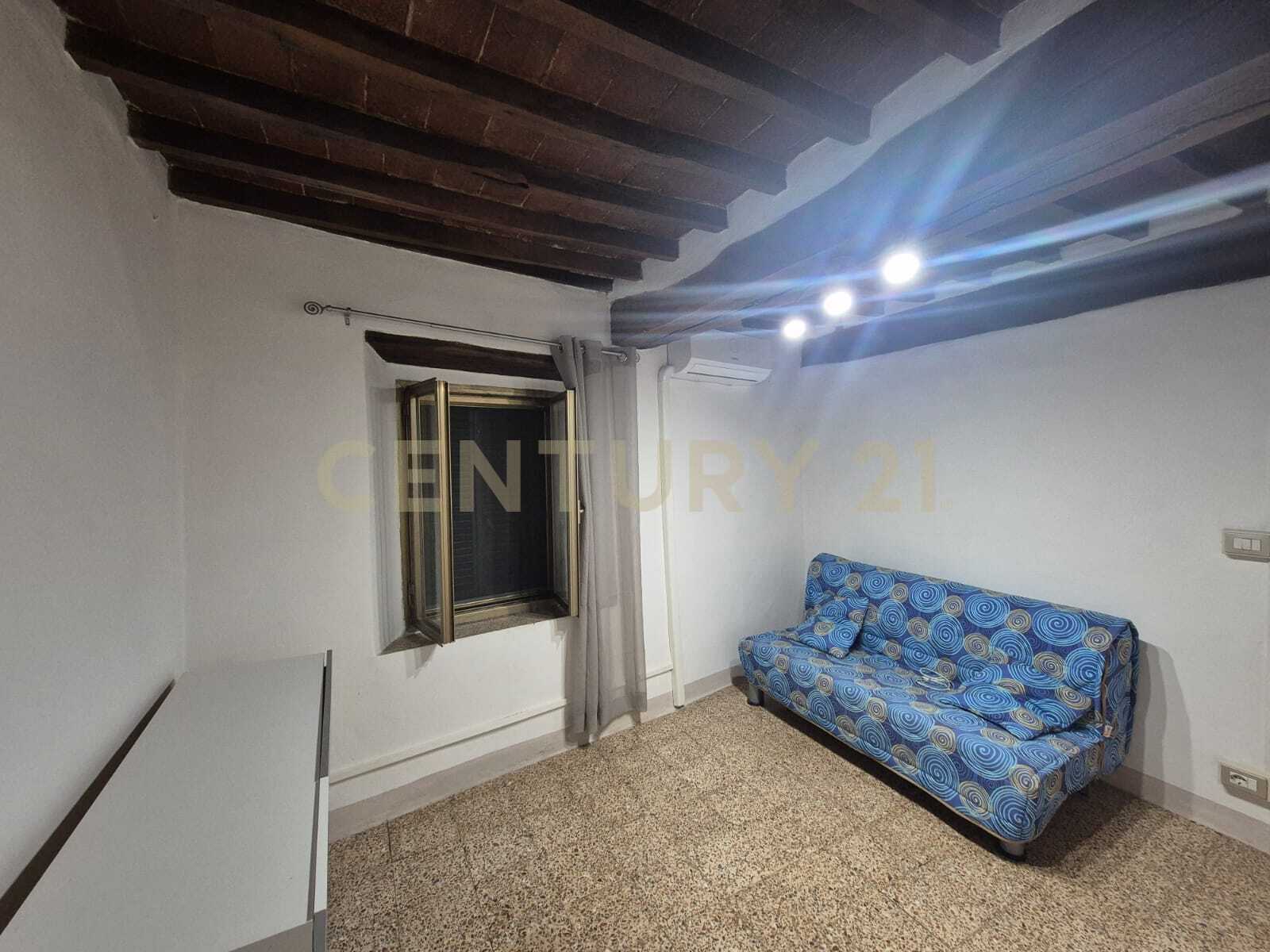 Trilocale ristrutturato in piazza porta conti 23, Civitella Paganico