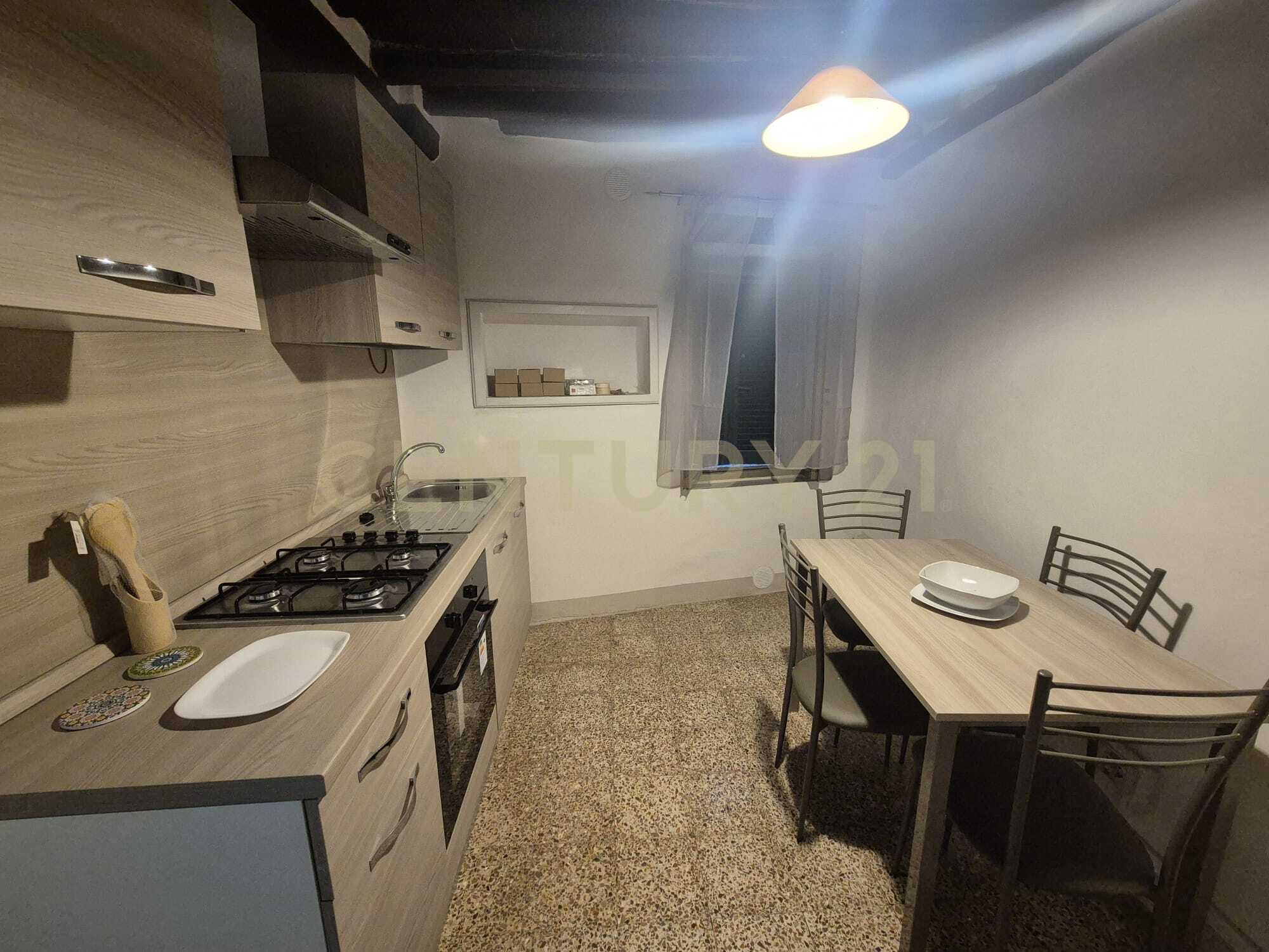 Trilocale ristrutturato in piazza porta conti 23, Civitella Paganico