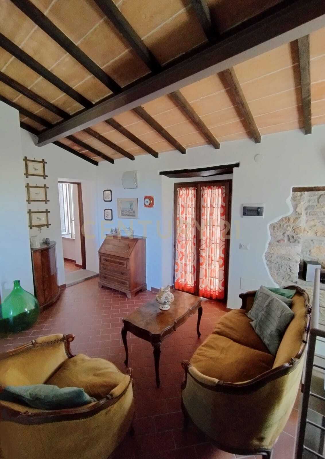 Quadrilocale con giardino in via p 14, Semproniano