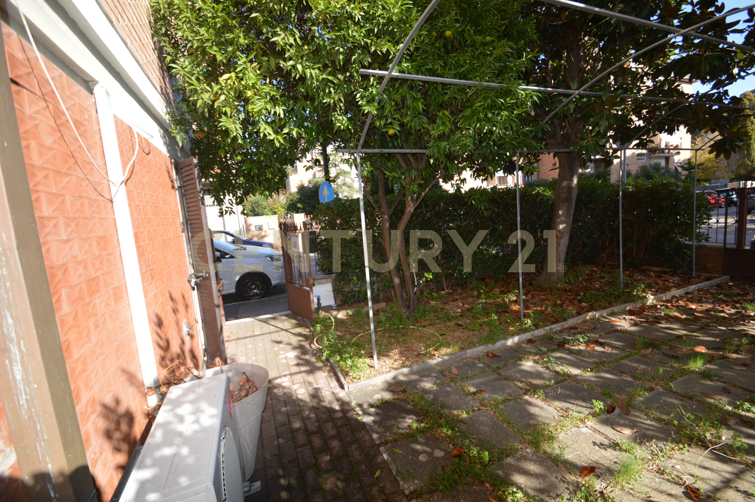 Ufficio con giardino in via adamello 70b, Grosseto