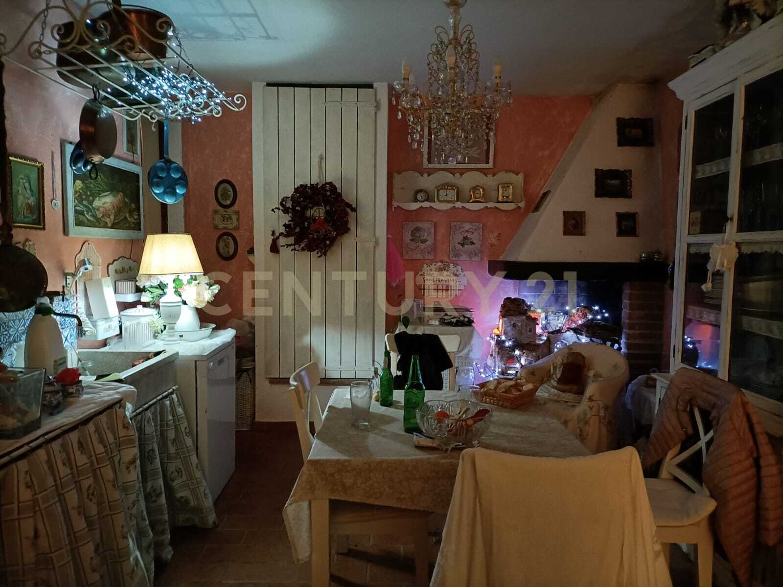 Casa indipendente con giardino in via tribuno tonini 1010, Semproniano