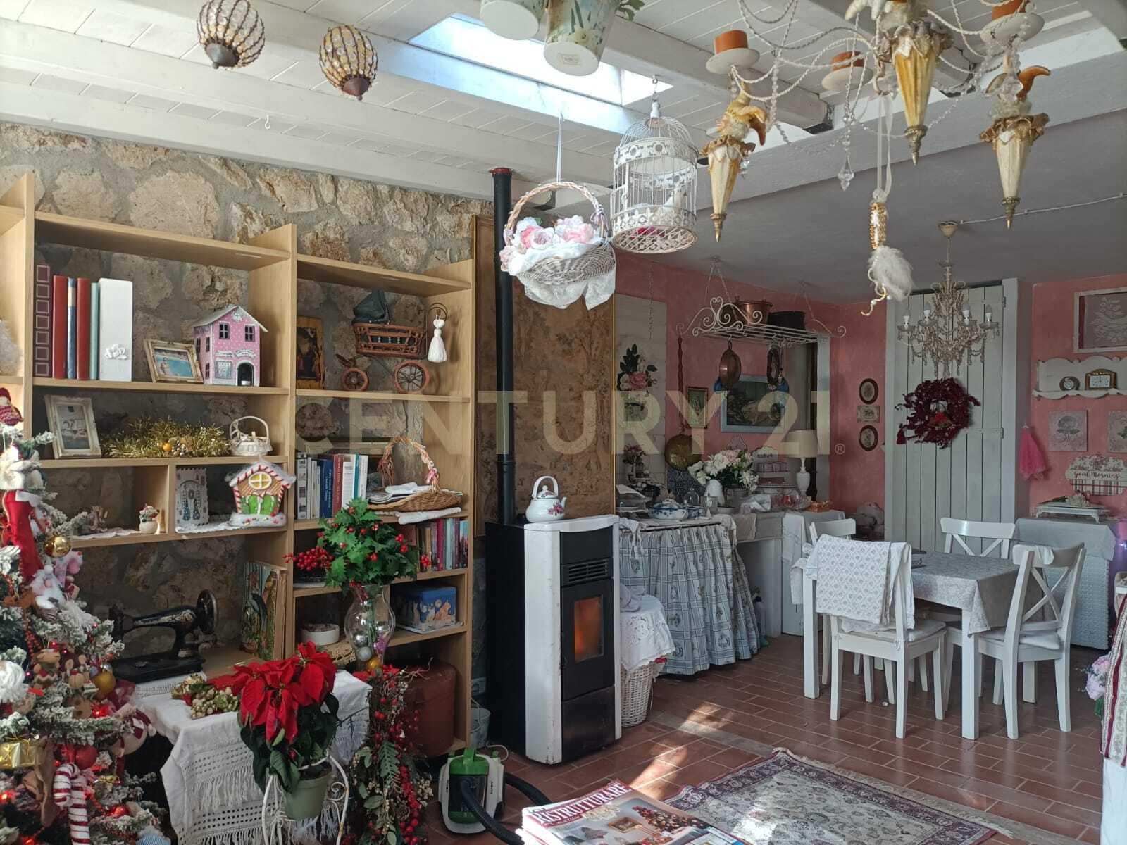 Casa indipendente con giardino in via tribuno tonini 1010, Semproniano