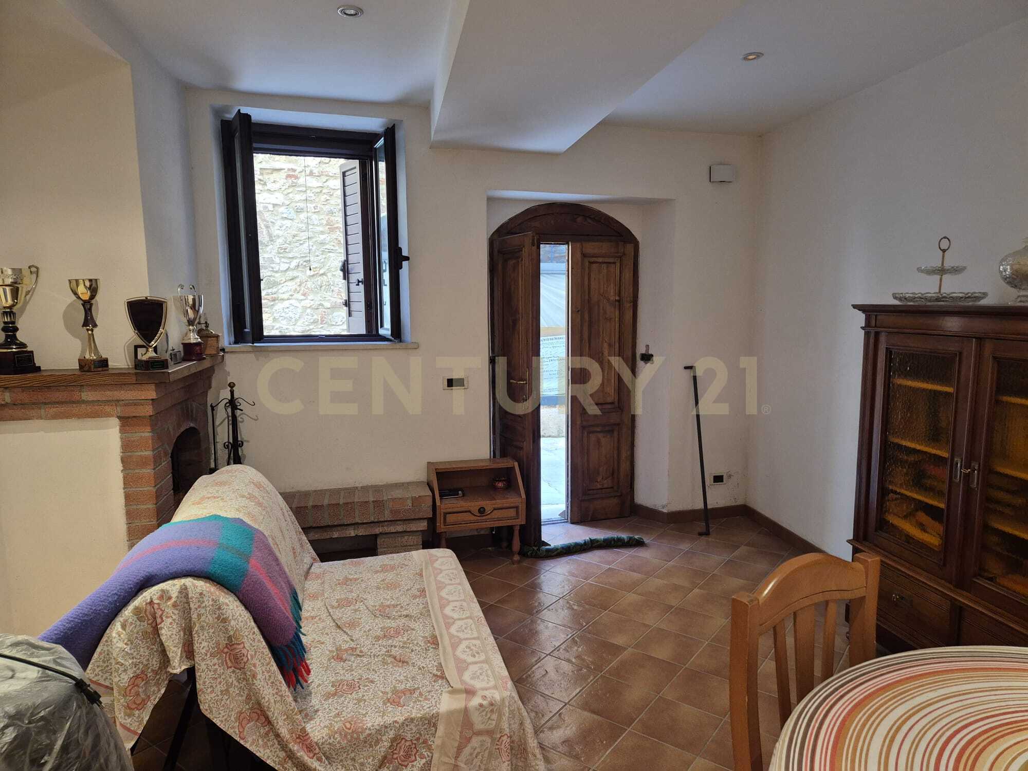 Monolocale ristrutturato in piazza solferino 3, Civitella Paganico